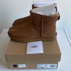 UGG CLASSIC MINI II